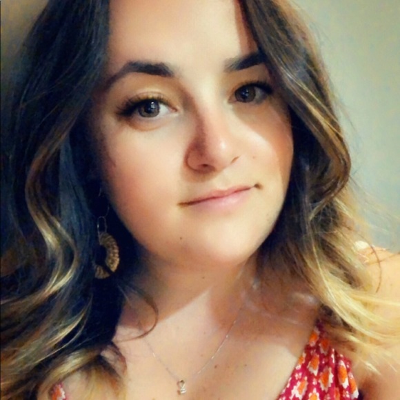 Meet your Posher, Valerie - Picture 1 of 1